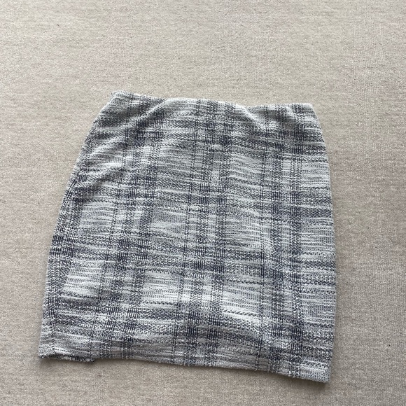 high waist plaid skirt - Picture 2 of 3